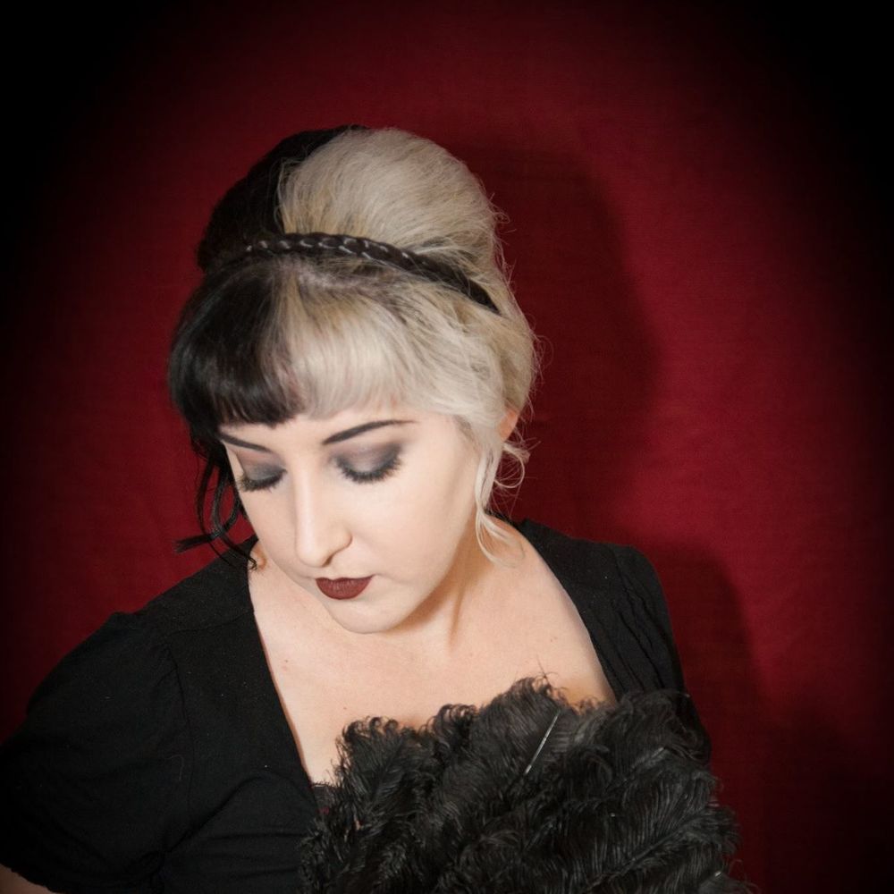 Meet your Posher, Simone